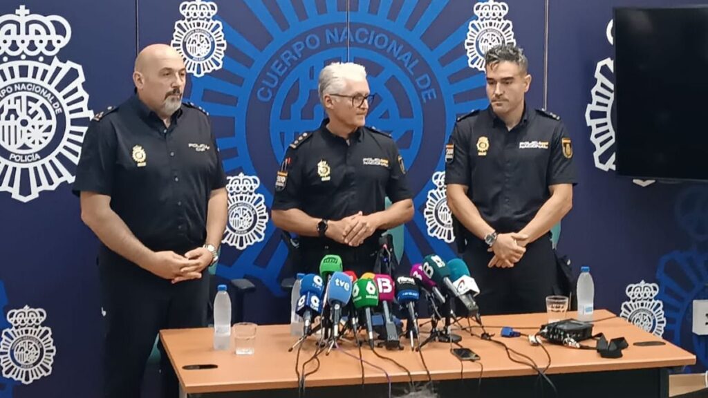 rueda de prensa policia desaparición agostina
