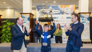 Jan Palou levanta el Trofeu Ciutat de Palma