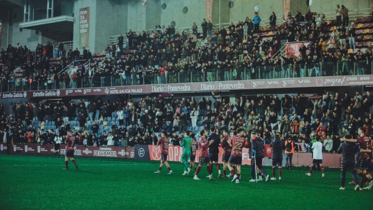 Celebración del Pontevedra tras eliminar al Villarreal de la Copa del Rey.