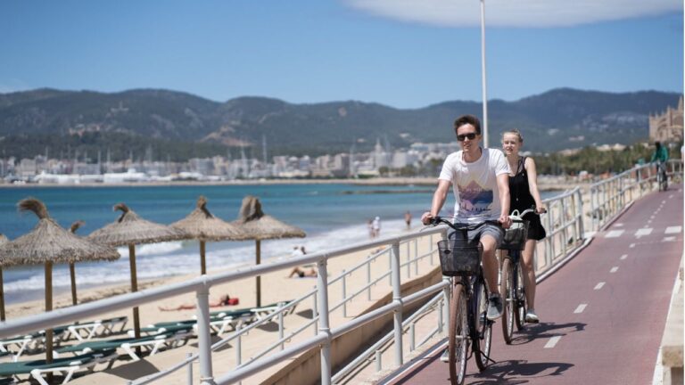 playa-can-pere-antoni-mascarilla-sol-buen-tiempo-bici