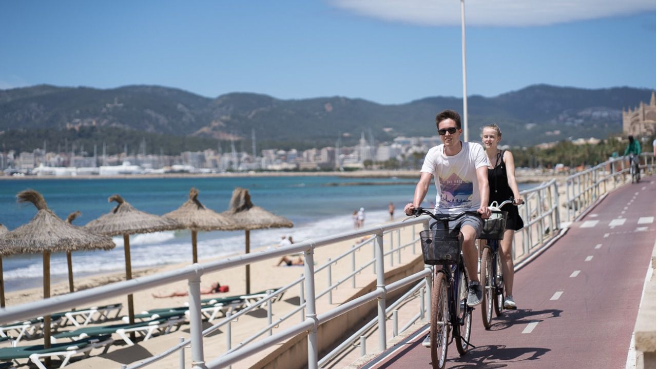 playa-can-pere-antoni-mascarilla-sol-buen-tiempo-bici