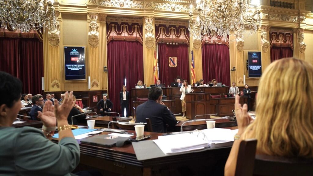 VOX parlament