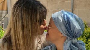 Paula Cisneros, en una bonita foto con su madre.