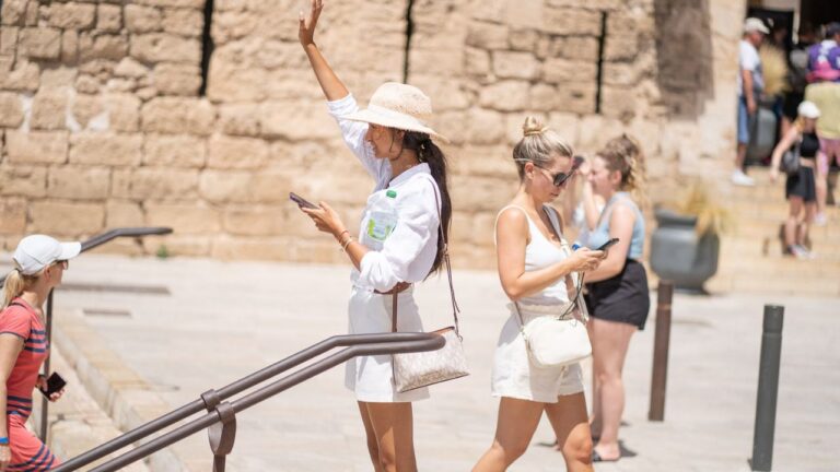 Turistas Ola de Calor