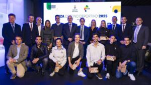 Autoridades y deportistas de &eacute;lite en la presentaci&oacute;n de 'Ibiza Destino Deportivo 2025'.