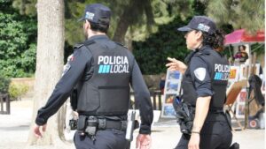 www.mallorcadiario.com fotos 1 485547 pl dia pareja por calle