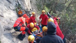 Los bomberos, en uno de los rescates