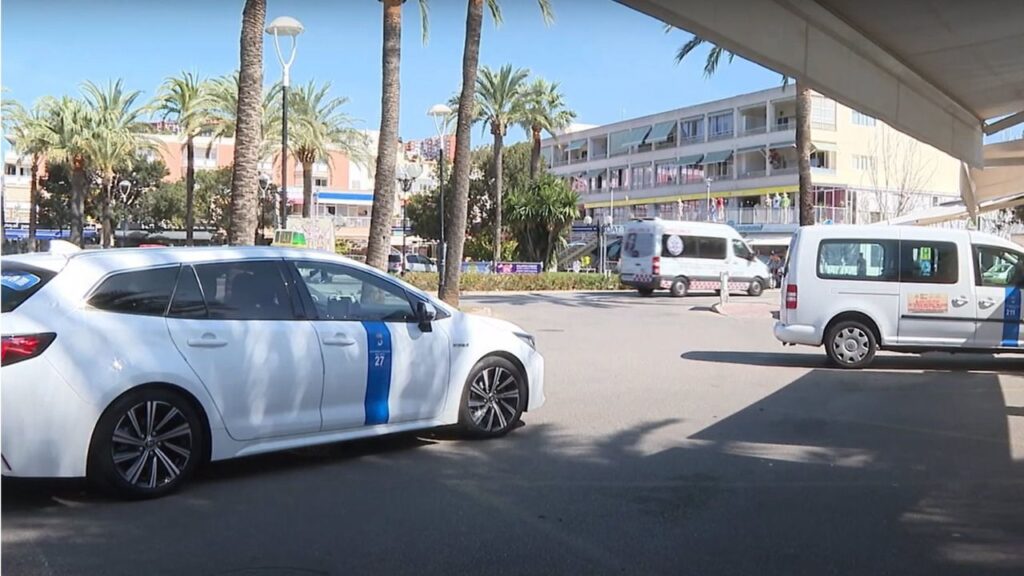 www.mallorcadiario.com fotos 1 485601 taxis calvia
