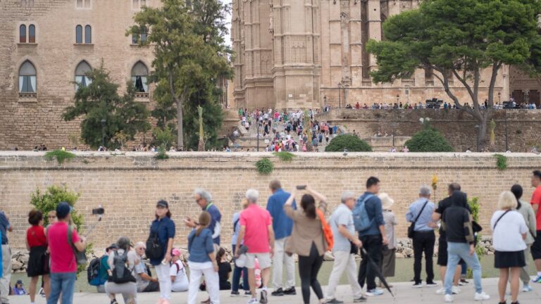 www.mallorcadiario.com fotos 1 485787 turistas comiendo 19