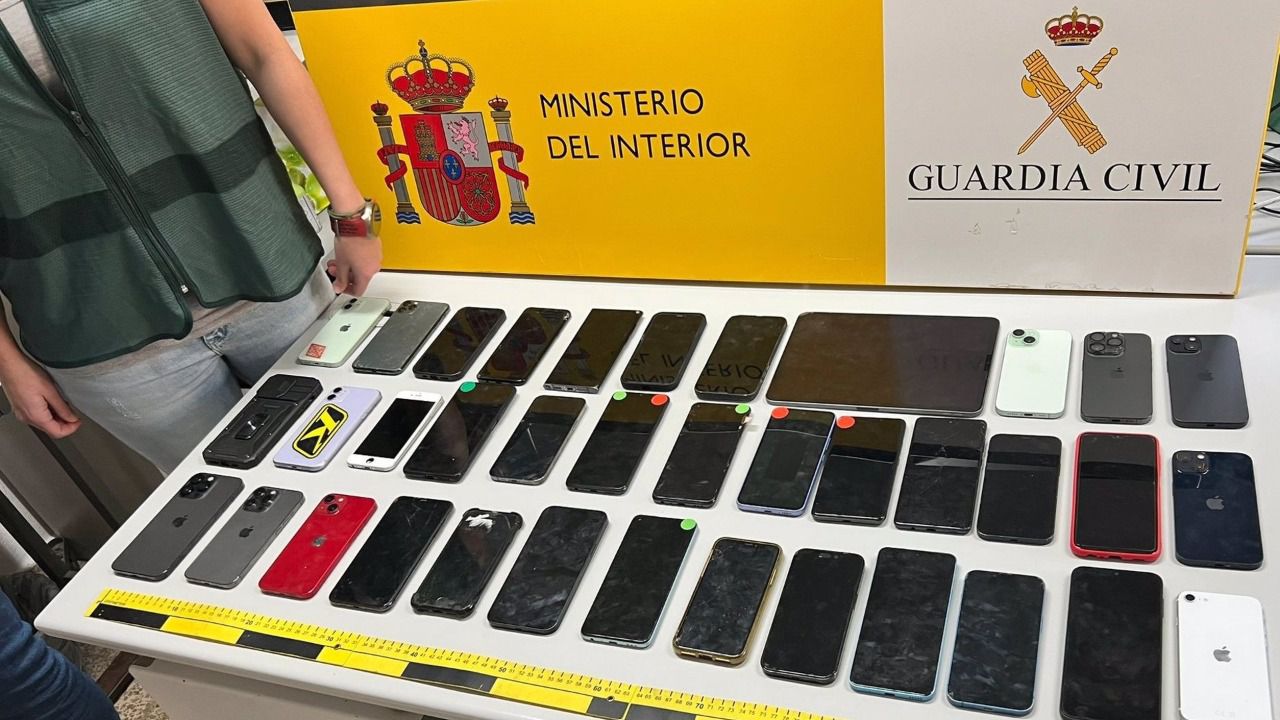 www.mallorcadiario.com fotos 1 485914 robo moviles guardia civil