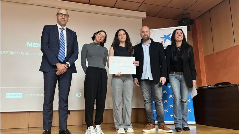 www.mallorcadiario.com fotos 1 486157 ganadoras categori a instituts judith caballero y gemma esteva acto xv premio periodismo cesag 4