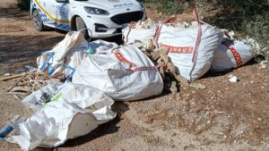 Los escombros vertidos de manera ilegal.
