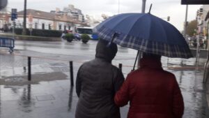 lluvia en Palma, gente con paraguas