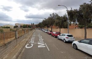 Calle Arquebisbe Miquel Roca, donde ha tenido lugar el accidente.