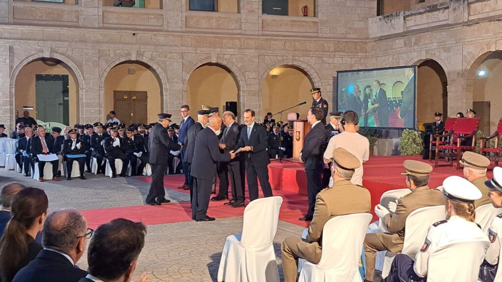 Imagen de galer&iacute;a 1878