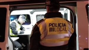 www.mallorcadiario.com fotos 1 486721 pl noche agentes atestados en vehiculo