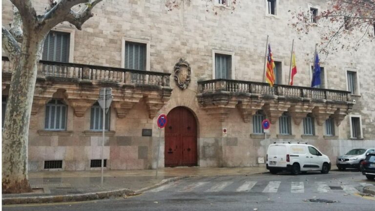Condenado a ocho meses de cárcel el acusado de intentar matar a su madre en Palma