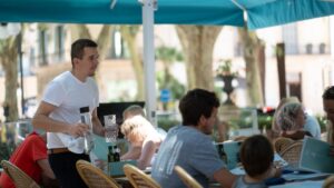 Trabajadores servicios camareros