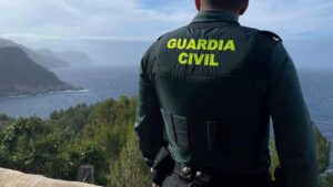 Localizan a 16 personas llegadas en patera en un camino de Llucmajor