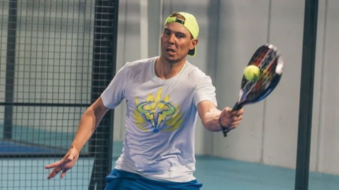 Rafa Nadal, durante el partido de pádel de este martes.