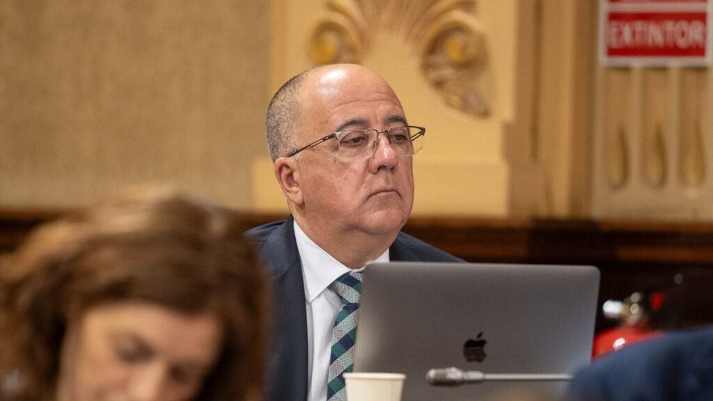 www.mallorcadiario.com fotos 1 487166 parlament micros 45