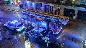 Los cuerpos de seguridad y emergencias, actuando en el lugar del suceso.