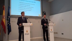 Antoni Costa y Jos&eacute; Luis Mateo.