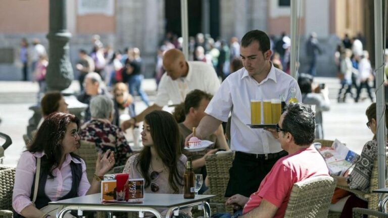 www.mallorcadiario.com fotos 1 487507 empleobarhosteleria
