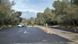 www.mallorcadiario.com fotos 1 487517 acabades obres aparcament cala santanyi marc 2025 03