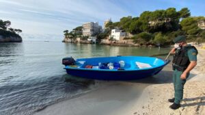 Interceptados 13 migrantes tras llegar en patera a Baleares