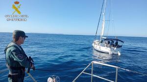 Intervenci&oacute;n de la Guardia Civil en el robo de un velero.