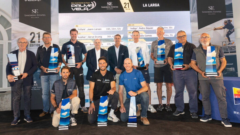 El RCNP premia a los vencedores de La Larga, la regata que abre la 21ª PalmaVela