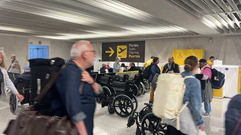 El aeropuerto de Palma es un polvorín denuncian el abandono del servicio a personas con movilidad reducida