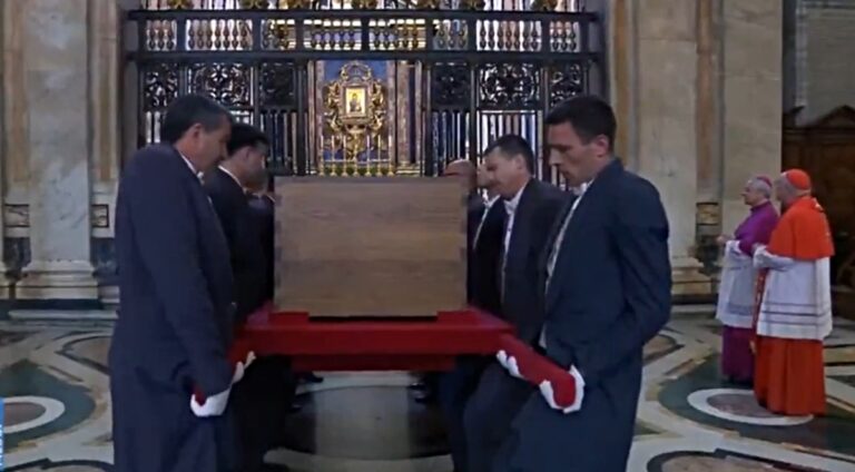 Entierro del Papa en Santa María la Mayor