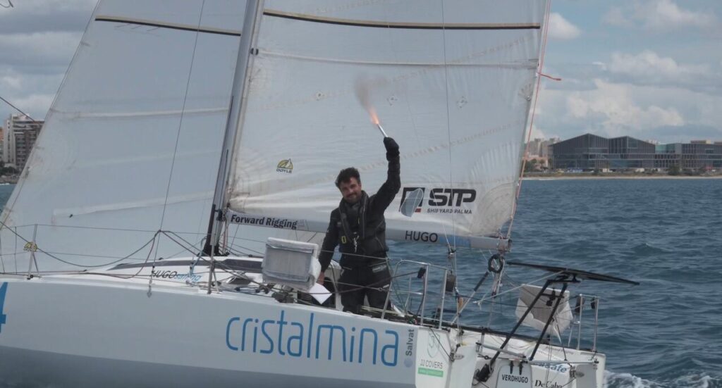 Hugo Ramón en su llegada tras dar la vuelta a Mallorca en solitario y batir el récord