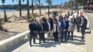 Jordi Hereu, ministro de Industria y Turismo visita las obras del nuevo paseo mar&iacute;timo de Magaluf 1