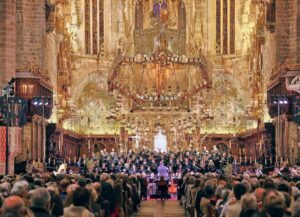 La reina Sofia durante el concierto de Semana Santa en la Catedral en beneficio de Projecte Home Balears
