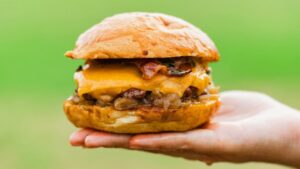 Manduka, uno de los locales que opta a mejor hamburguesa de Baleares en el premio Sa Millor 2025