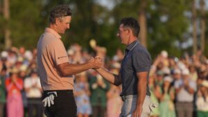 Instant&aacute;nea del Masters de Augusta en la que aparece en gesto de Justin Rose.