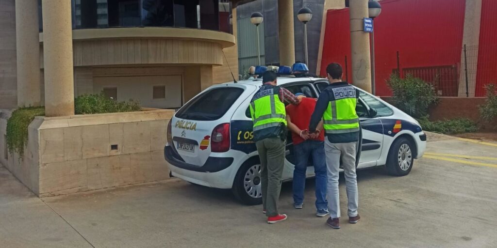 Detenido por robar móvil y pedir rescate