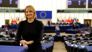 Rosa Estaràs lleva a la Eurocámara los fallos de las pulseras antimaltrato en España