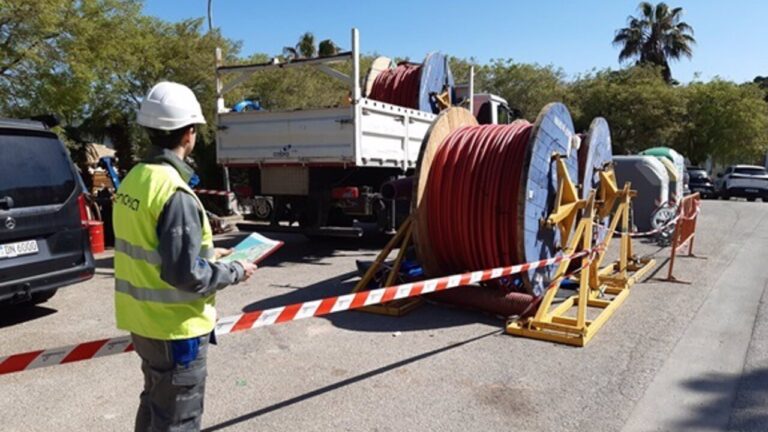 Endesa mejora la red eléctrica en Port d'Andratx.