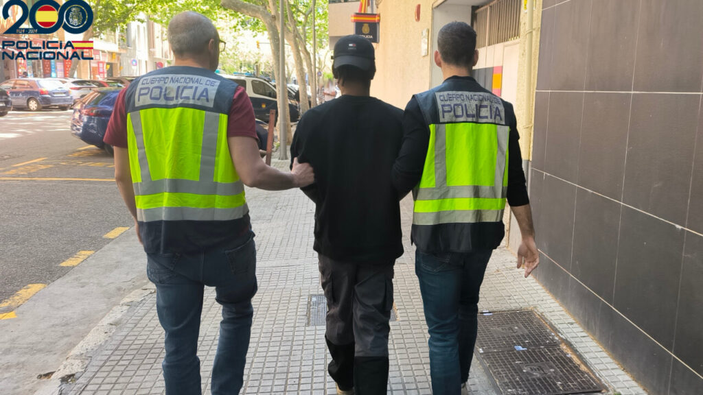 Otro de los detenidos. Otro de los detenidos.