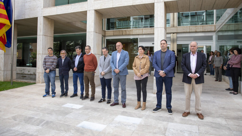 Minuto de silencio en el Consell de Ibiza. Minuto de silencio en el Consell de Ibiza.