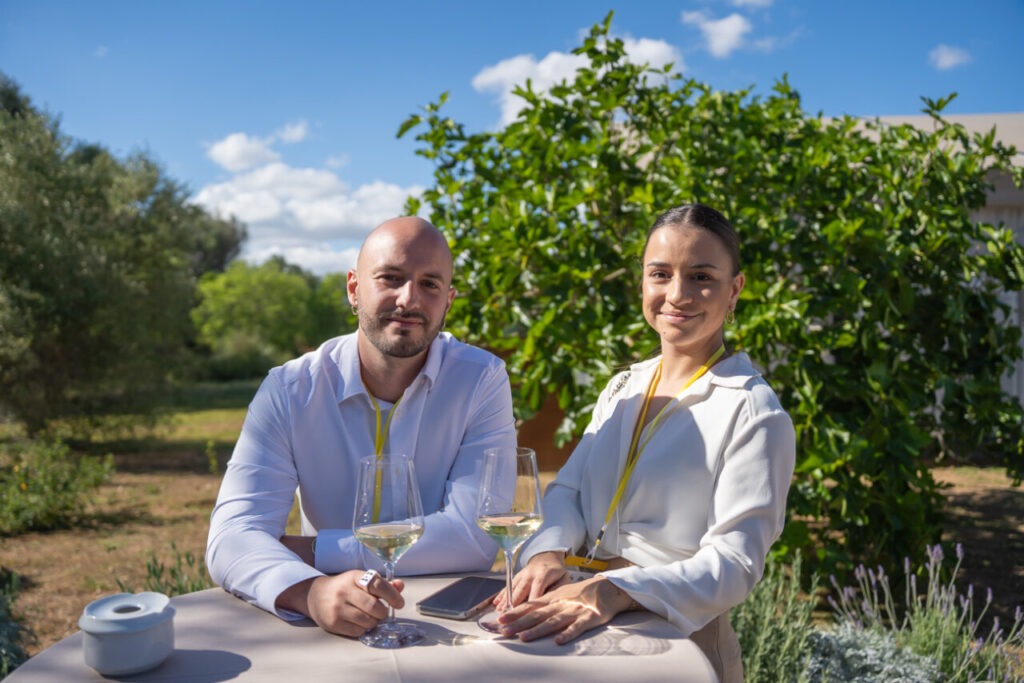 Raúl Jarauta Esteban Y Amanda Albó