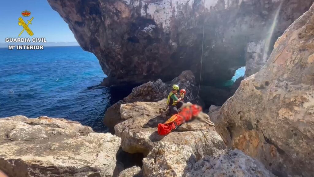Rescate en Cala Varques.