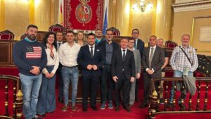 Funcionarios en el senado por la plataforma insularidad digna