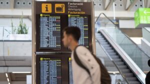 Retrasos generalizados en el aeropuerto de Palma por el mal tiempo