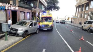 Una mujer se desvanece al volante y choca contra una farola en Palma