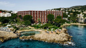 El Hotel de Mar, Gran Meli&aacute;, inaugura en Mallorca el primer Riva Lounge de Espa&ntilde;a